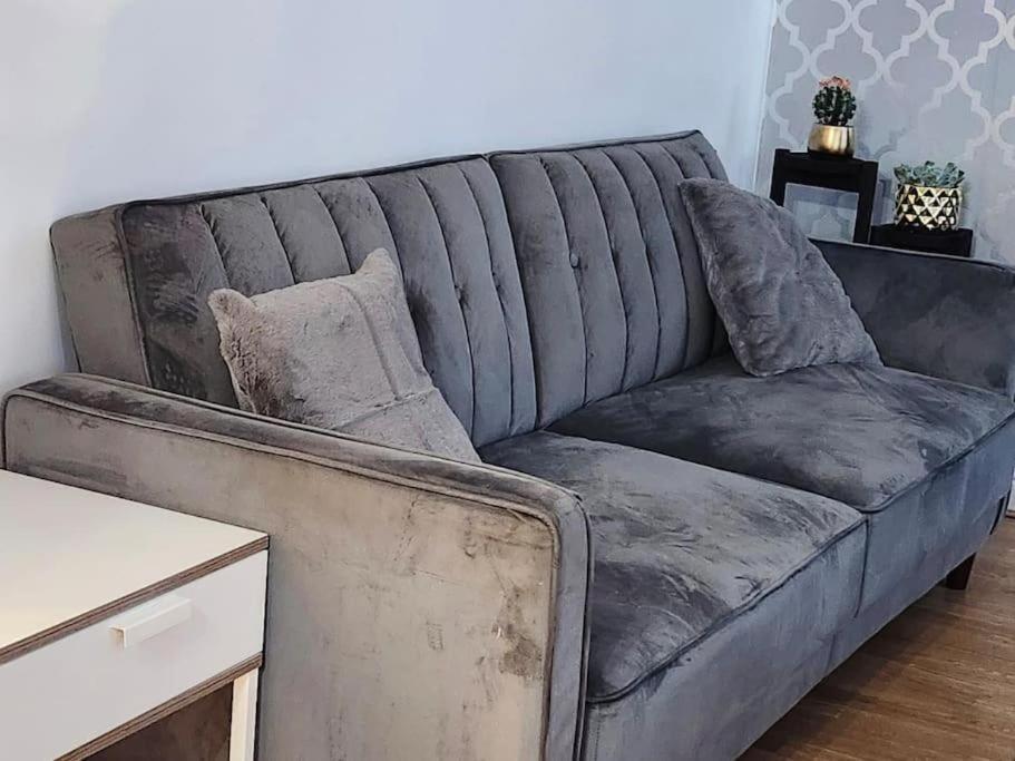 Spacious Ground Floor 2 Bedroom 2 Bathroom Flat In Hatfield Near Hertfordshire University Private Car Park Sleeps 5-6 المظهر الخارجي الصورة
